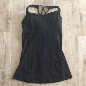 Lululemon workout top.